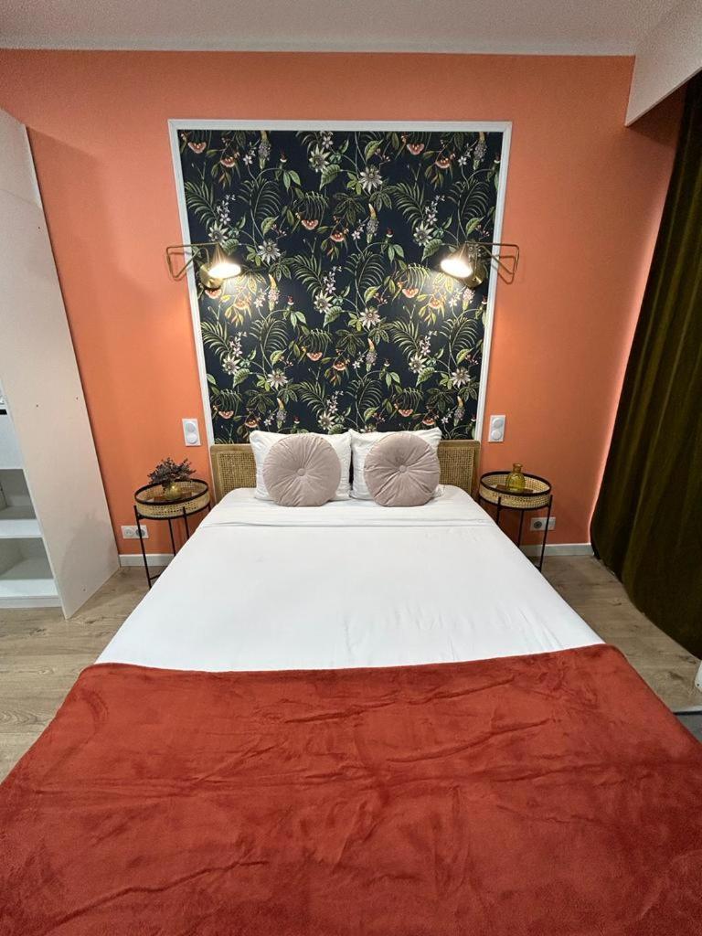 Stylish Modern Studio Apartment Париж Екстериор снимка
